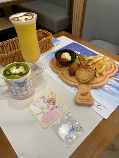 初次體會百變小櫻主題餐廳