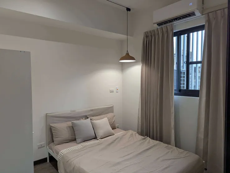 加大窗簾的面積與覆蓋的範圍，原本的窗戶瞬間加大兩倍！