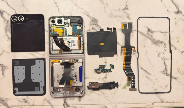 Z Flip 6 手機轉軸維修過程