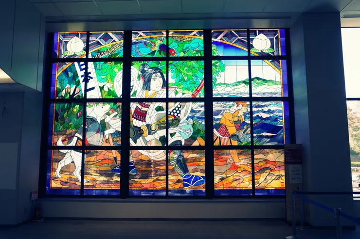 機場的彩繪玻璃