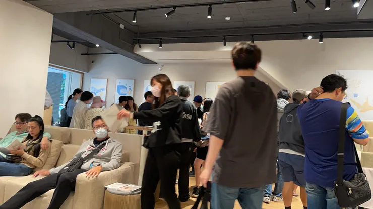 人山人海!說這是世貿會場大家都會相信吧!