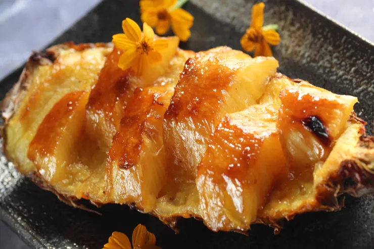 為酸甜可口的鳳梨添加一個芳香萬壽菊的香氣