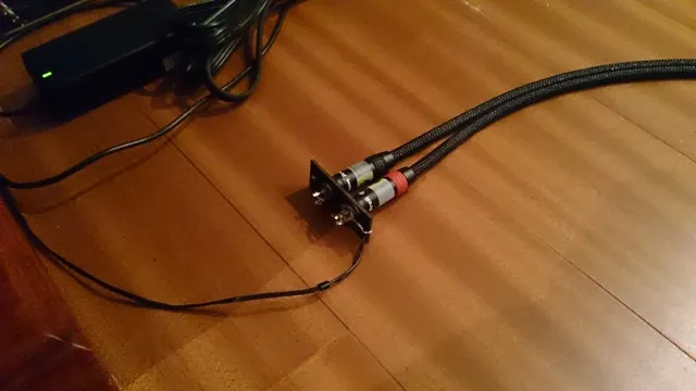 將耳機線另一端修改為 RCA 母座