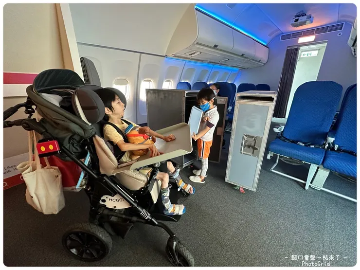 廚房推車等設備可以溫柔的使用或打開拍照。