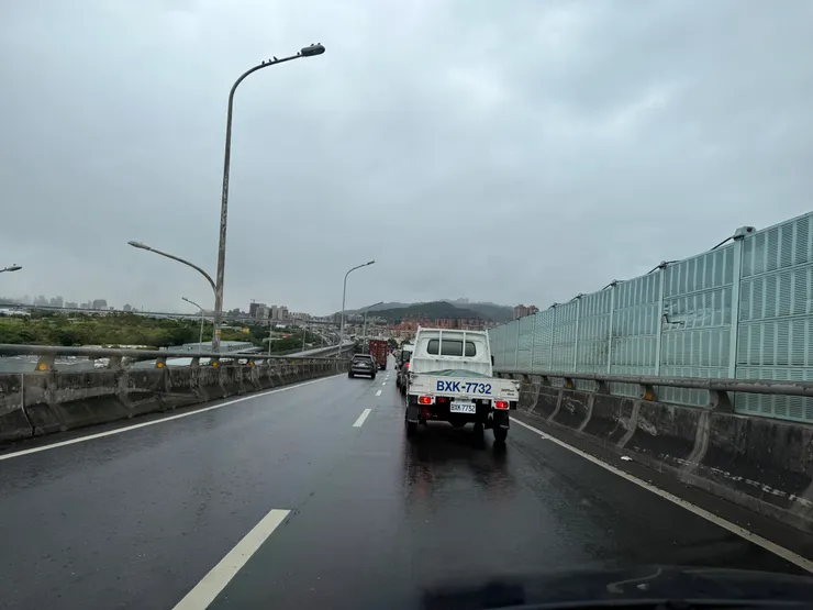 2026/04/30 上高速公路前塞車