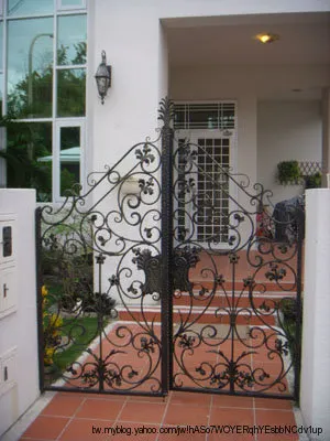 花格子民宿的入口，感覺起來就很有質感，一進門就很令人期待。