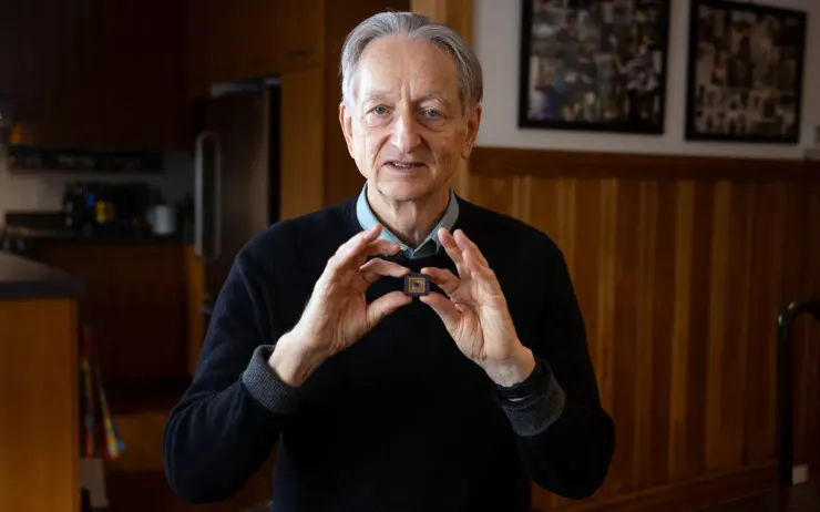 AI 教父Geoffrey Hinton 