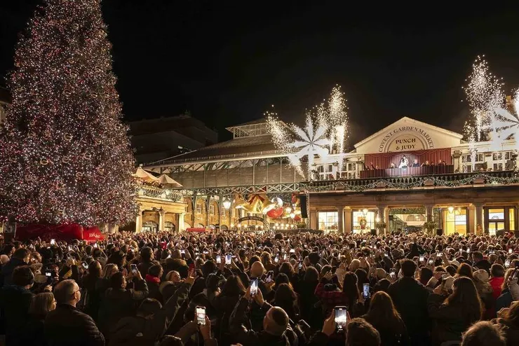 科芬園擠滿人潮的模樣