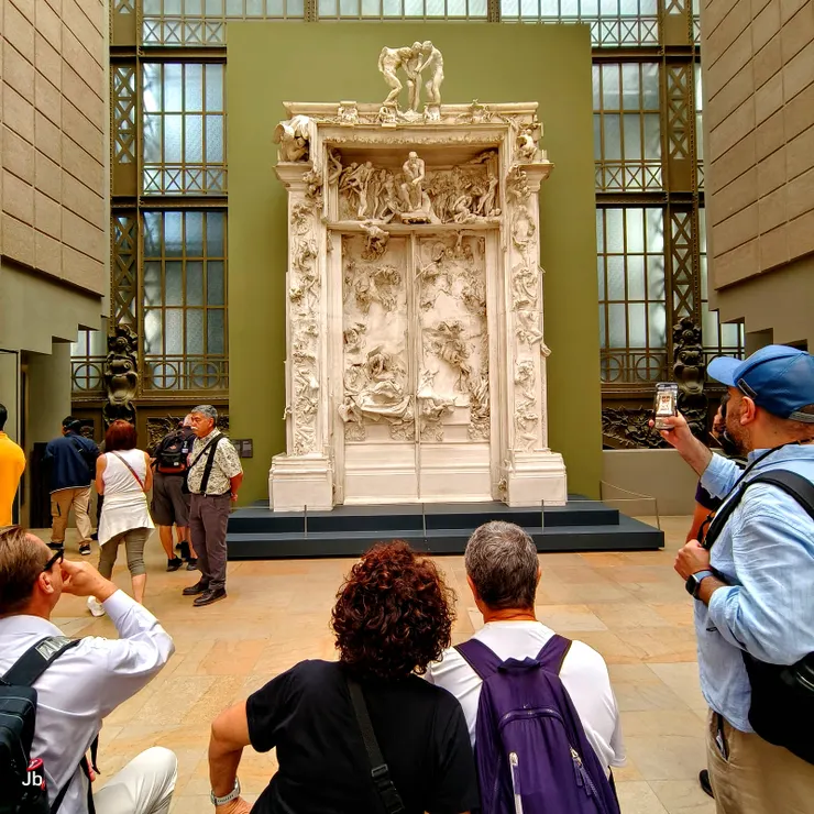 【這也不用多說，羅丹的《地獄之門》（The Gates of Hell）。 】