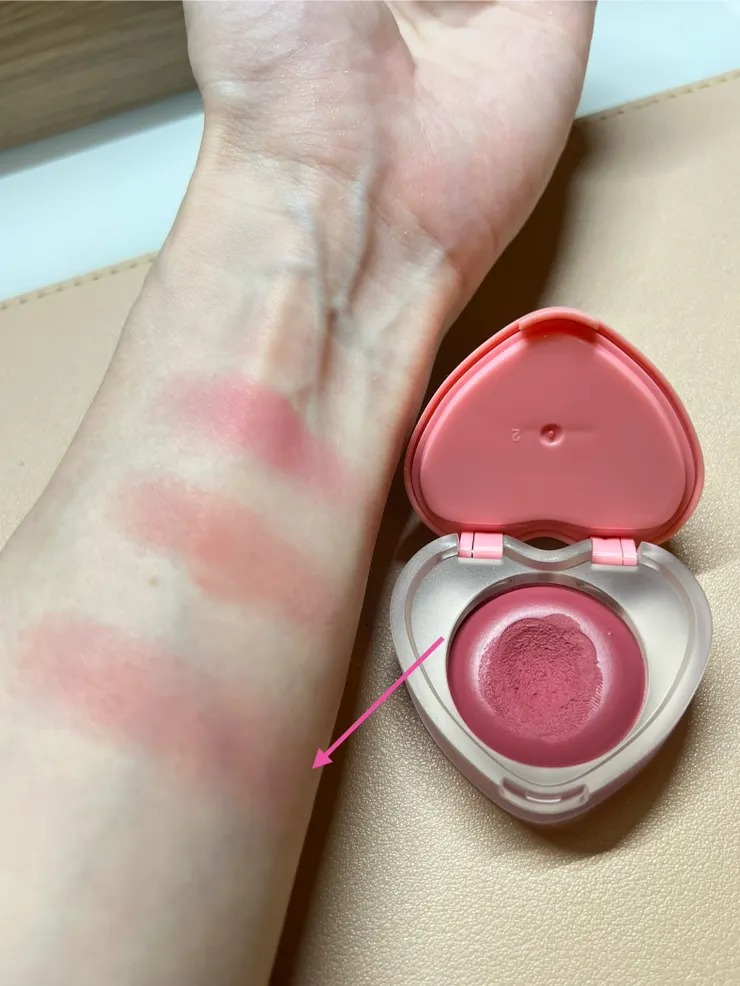 dasique heart lip cheek balm 實際試色圖