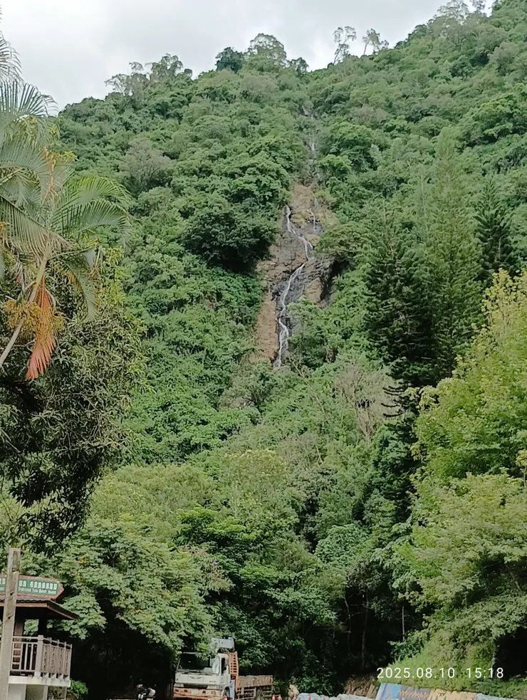 晴烟山川天水瀑