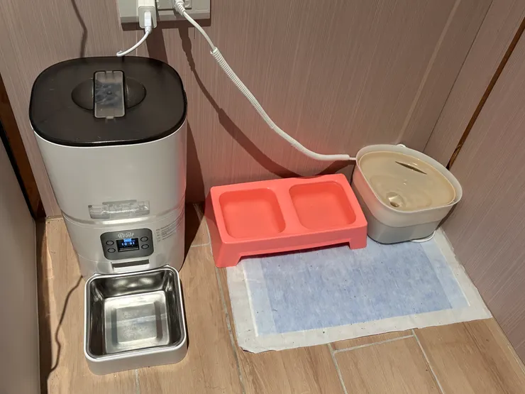 狗狗用餐區及貓狗飲水區