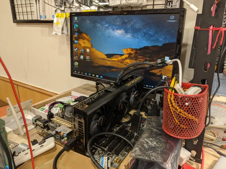 修復後順利點亮。