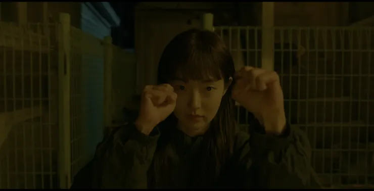 遇事冷靜的鄭智安。（Source : Disney +。）