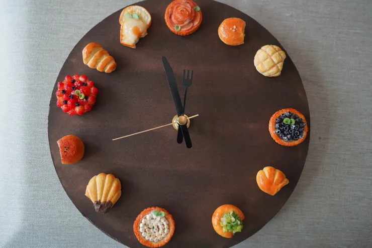 去年做的小麵包時鐘,自己看得挺開心的。