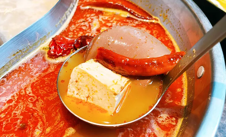 桃園青埔美食【怎麻辣頂級鴛鴦火鍋】麻辣鍋推薦