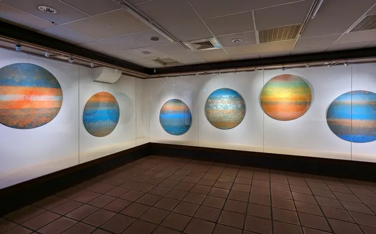 西元2025年4月15日，虹心球、空間與時間的對話。