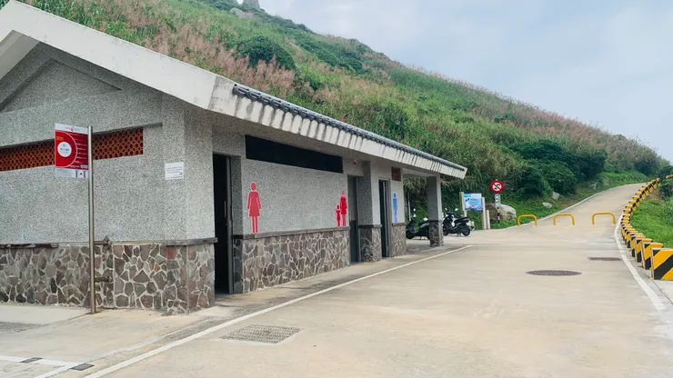 東引燈塔入口其實不太起眼。