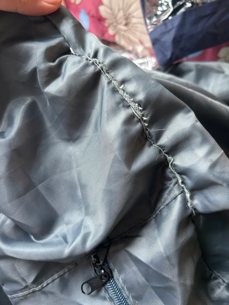 大概20公分的撕裂處被細心的縫好,真的好感動