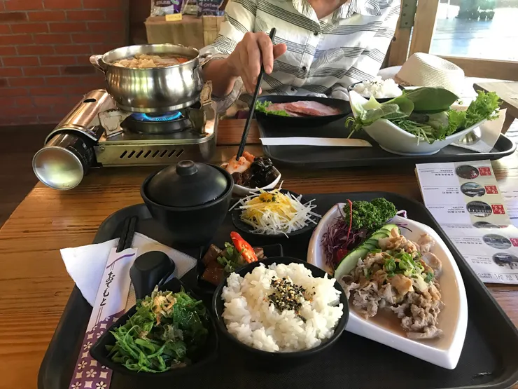 走完步道能喝上熱熱的湯飽餐一頓真是幸福（舊照）