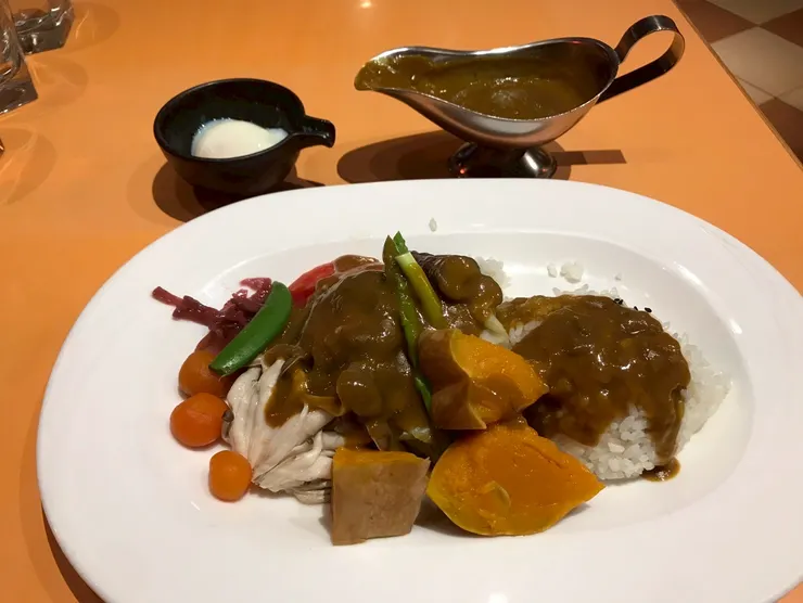 若沒與他人共餐可續飯及咖哩醬