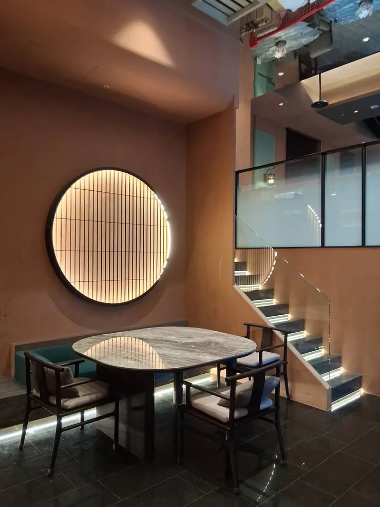 不追翻桌率的優雅:在「芮馥軒 RENFINEA」重拾粵菜圓桌文化的溫度