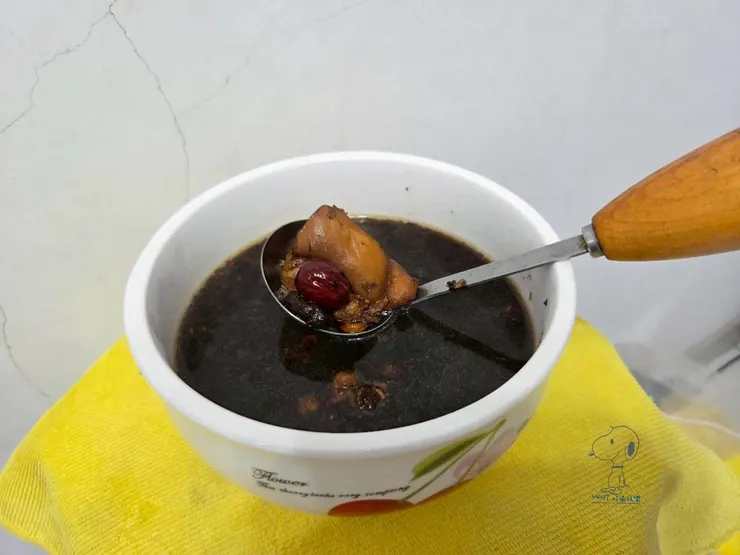 雞腿肉外還有紅棗
