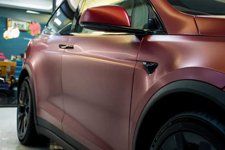 台南奧圖菲汽車包膜推薦|高評價實力店!車體貼膜手路細膩|犀牛