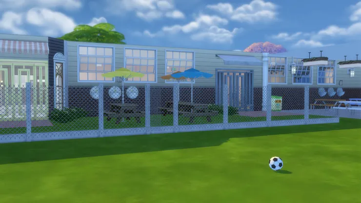 吃完午餐也可以進來踢兩腳！運動運動嘛。