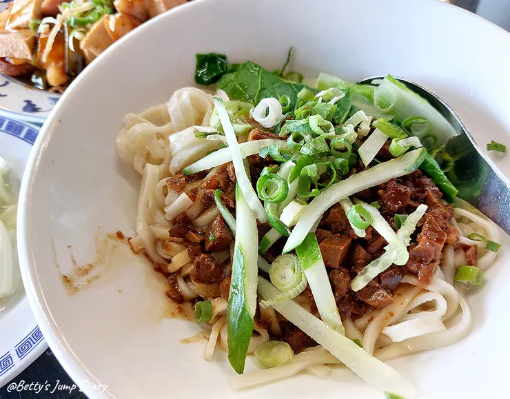 ▲龍潭天川牛肉麵食館 / 圖片來源:Betty's Jump Diary