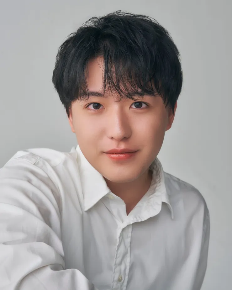 跟神木隆之介還真有幾分神似的演員百藏充輝