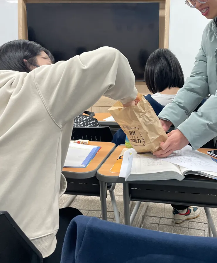 老師請吃 ’꽈배기‘