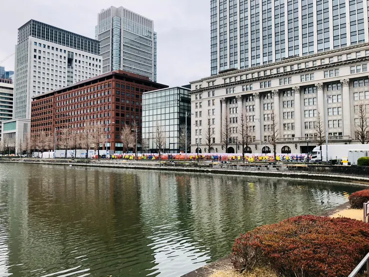 聲勢浩大刷一排。