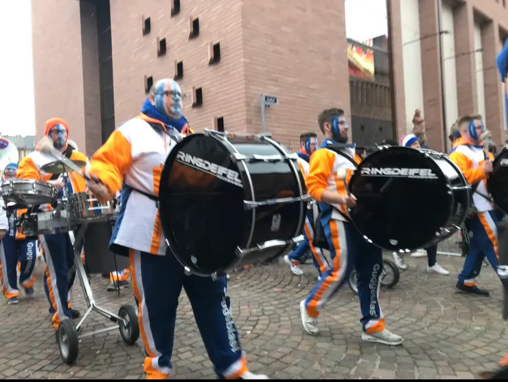 Carnival 狂歡節的遊行 🎉