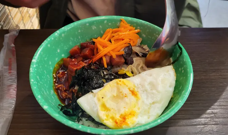 爸吃的午餐肉拌飯