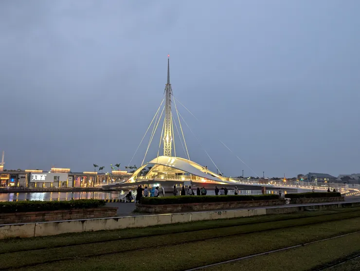 高雄~駁二特區~大港橋