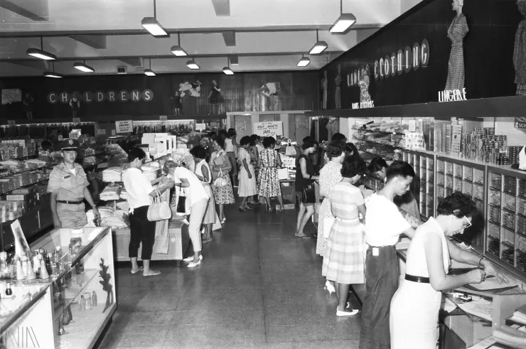 圖4 1961年美軍福利社景象。檔號：A325000000E/0050/0008/1 