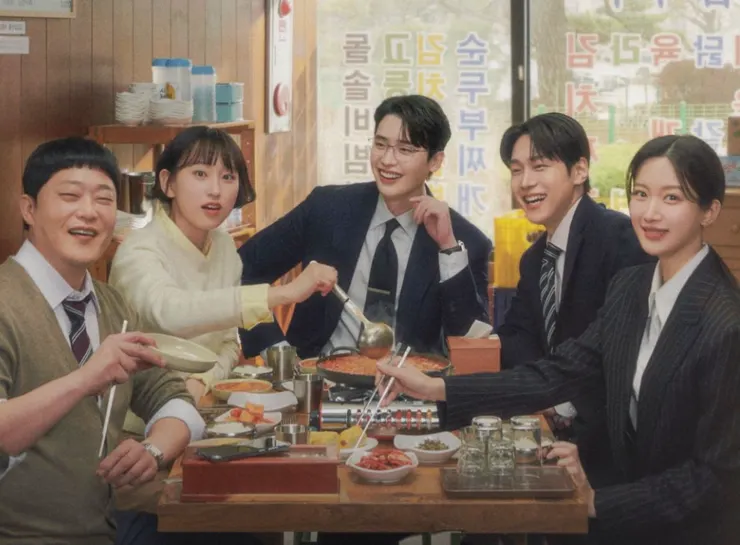 老婆說 : 拍這一部戲的演員超幸福的,一直在吃飯 根本是美食播客 說!!