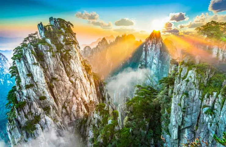 黃山風景區 ©aphotostory/shutterstock.com