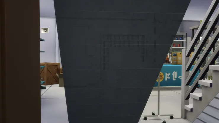 扶手梯底,平時一定不會留意。