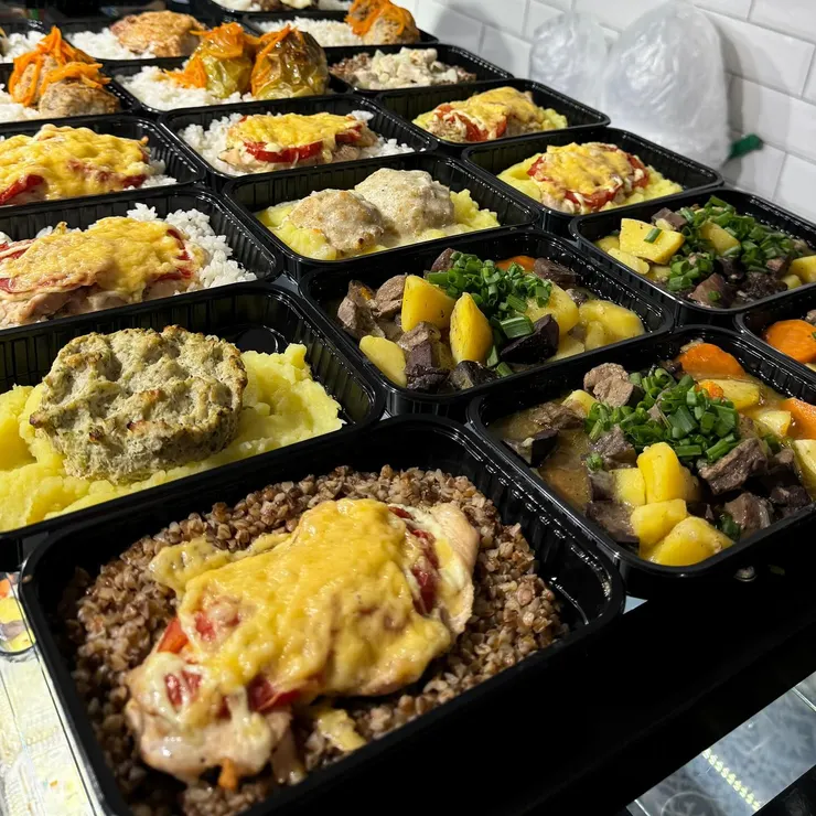 路上看到的類便當店，就進去用餐了