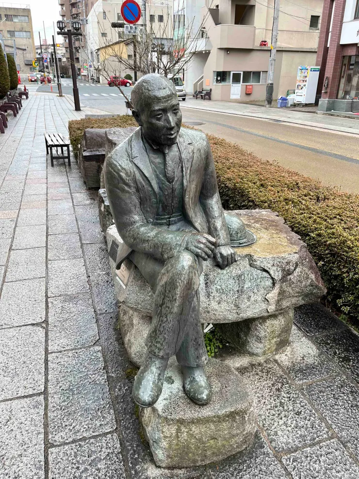 宮澤賢治銅像