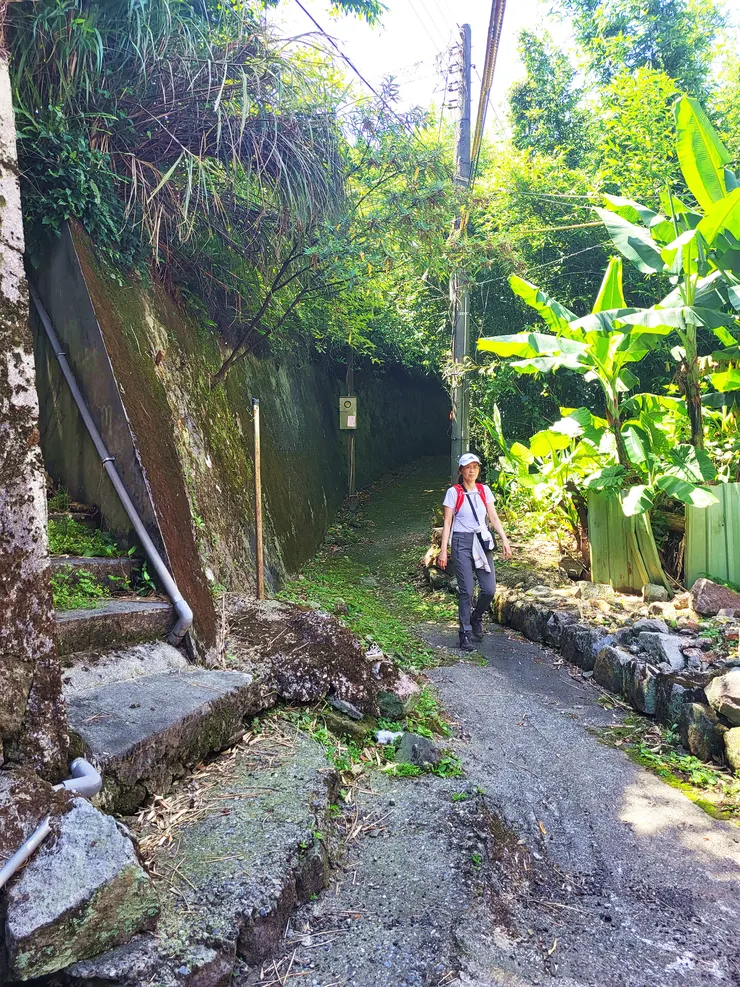 建業路68巷5弄口