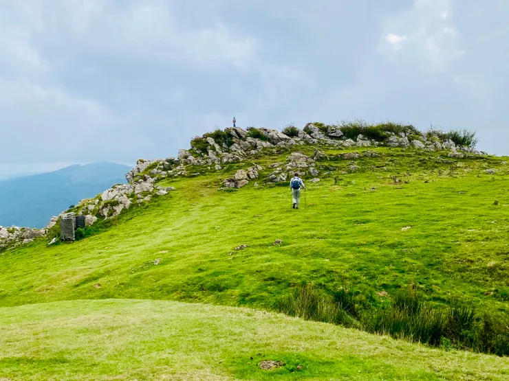 與 AL 前往聖母像稍憩片刻