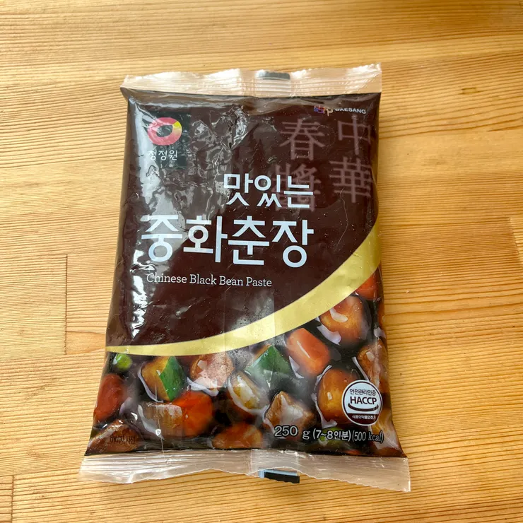 台灣比較容易買得到的好像都是這種春醬