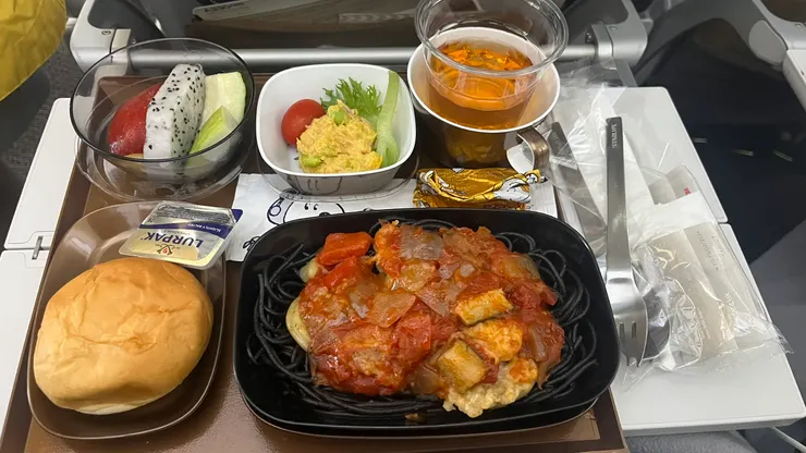 覺得墨魚麵口味偏重，滿開胃。