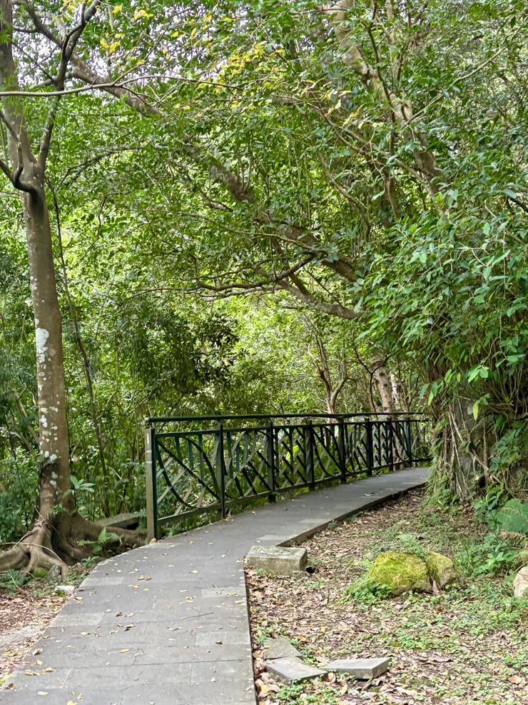 綠色欄杆是山線步道