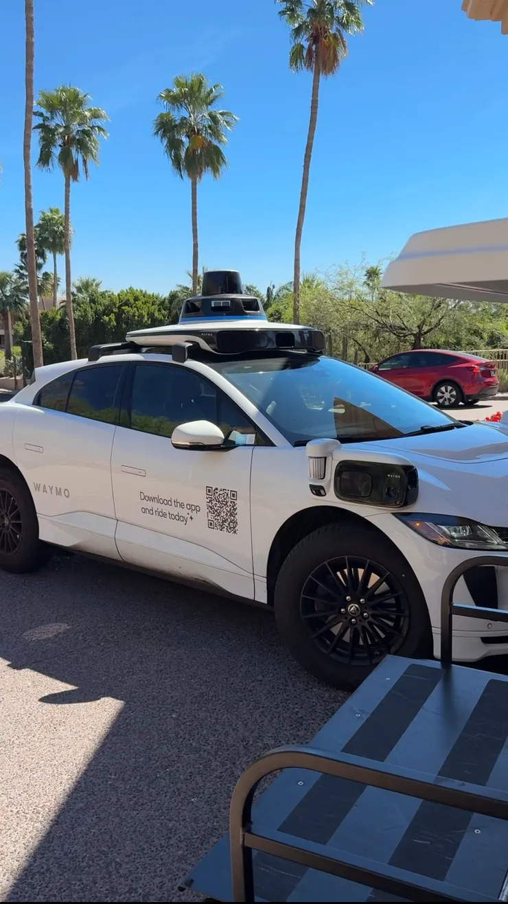 無人計程車看起來很酷，但實際搭乘上，跟一般真人開的Uber，有什麼差別？