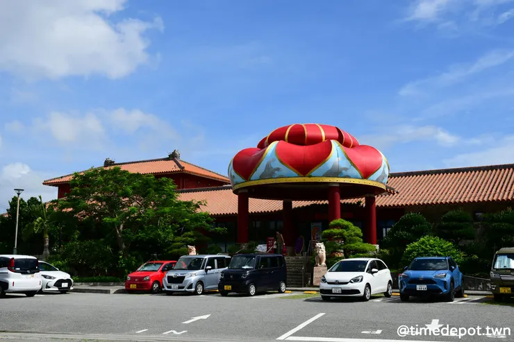 沖繩知名名產御菓子御殿的本店