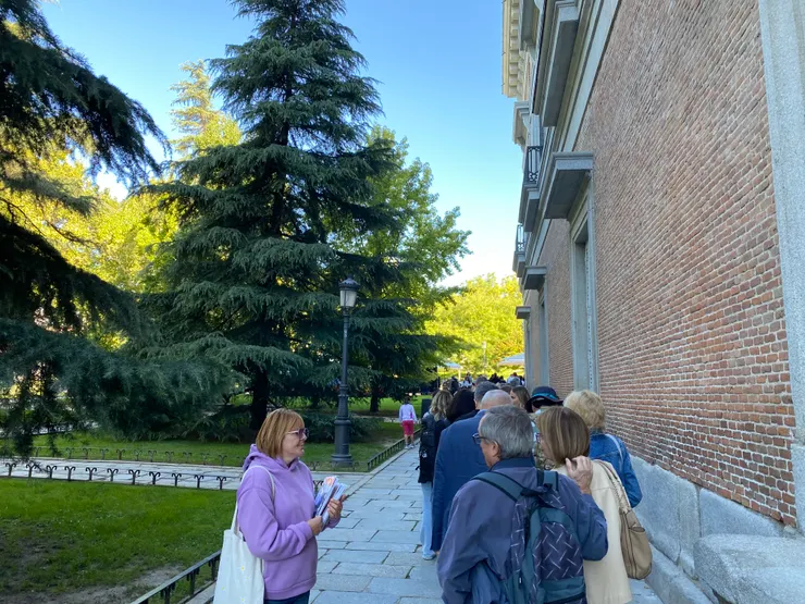 這是排買票（買完票可以從這邊賣票所旁邊入口進）